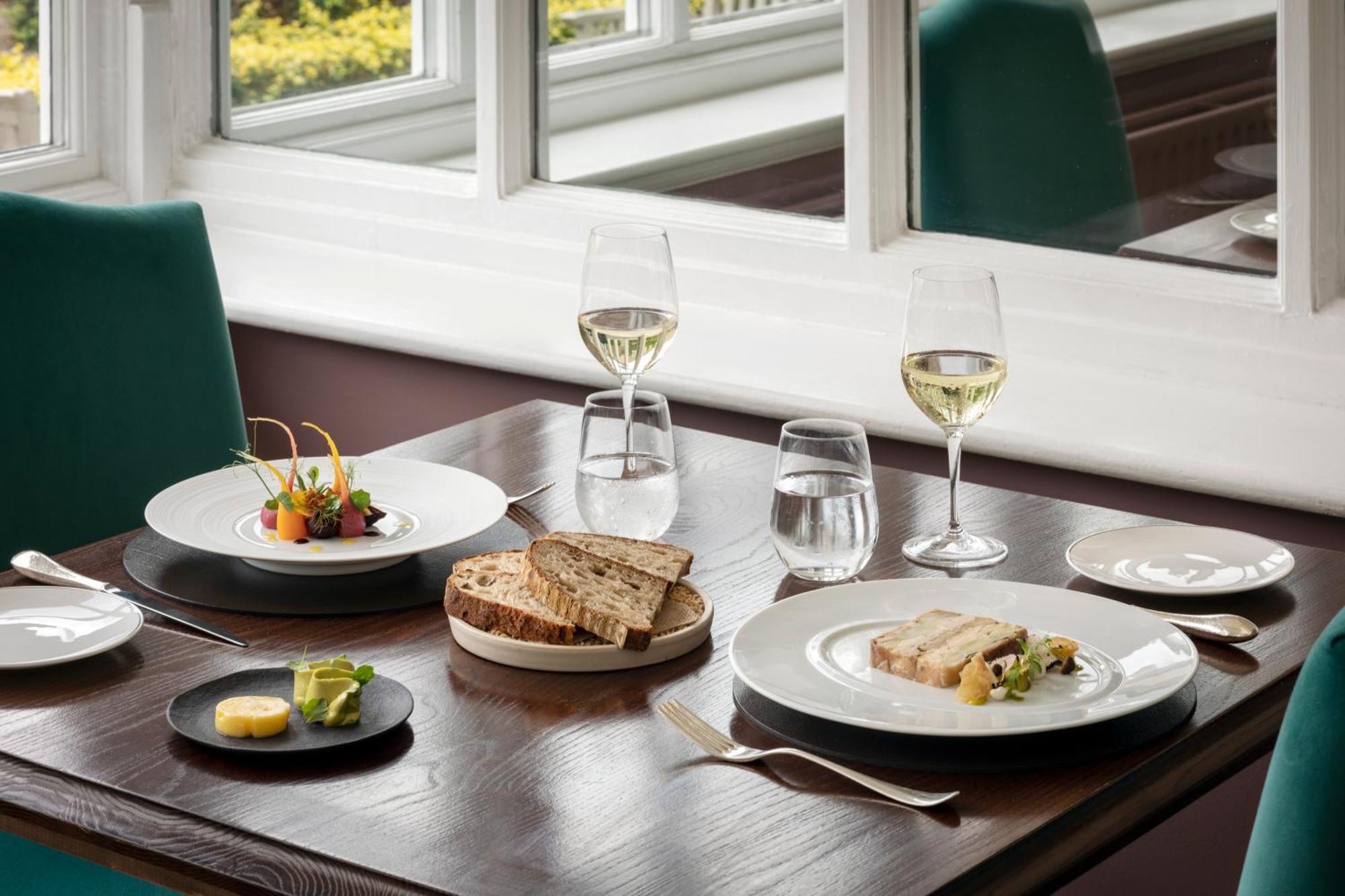 The Devonshire Arms Hotel At Bolton Abbey Buitenkant foto